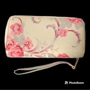 NWOT | Double Sided Wallet/Wristlet | Cream with Pink Flowers & Gold Hardware